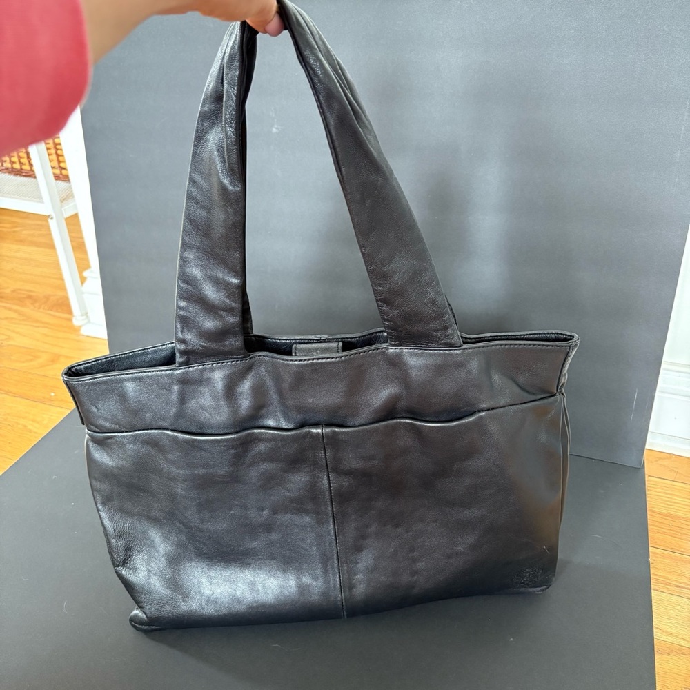 Vince Camuto Sleek Black Large‎ Leather Tote Shoulder Bag Career Office Laptop